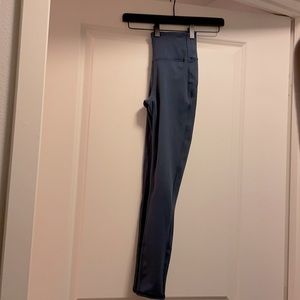 Vuori ‘Pace’ High Rise Legging Indigo | XS